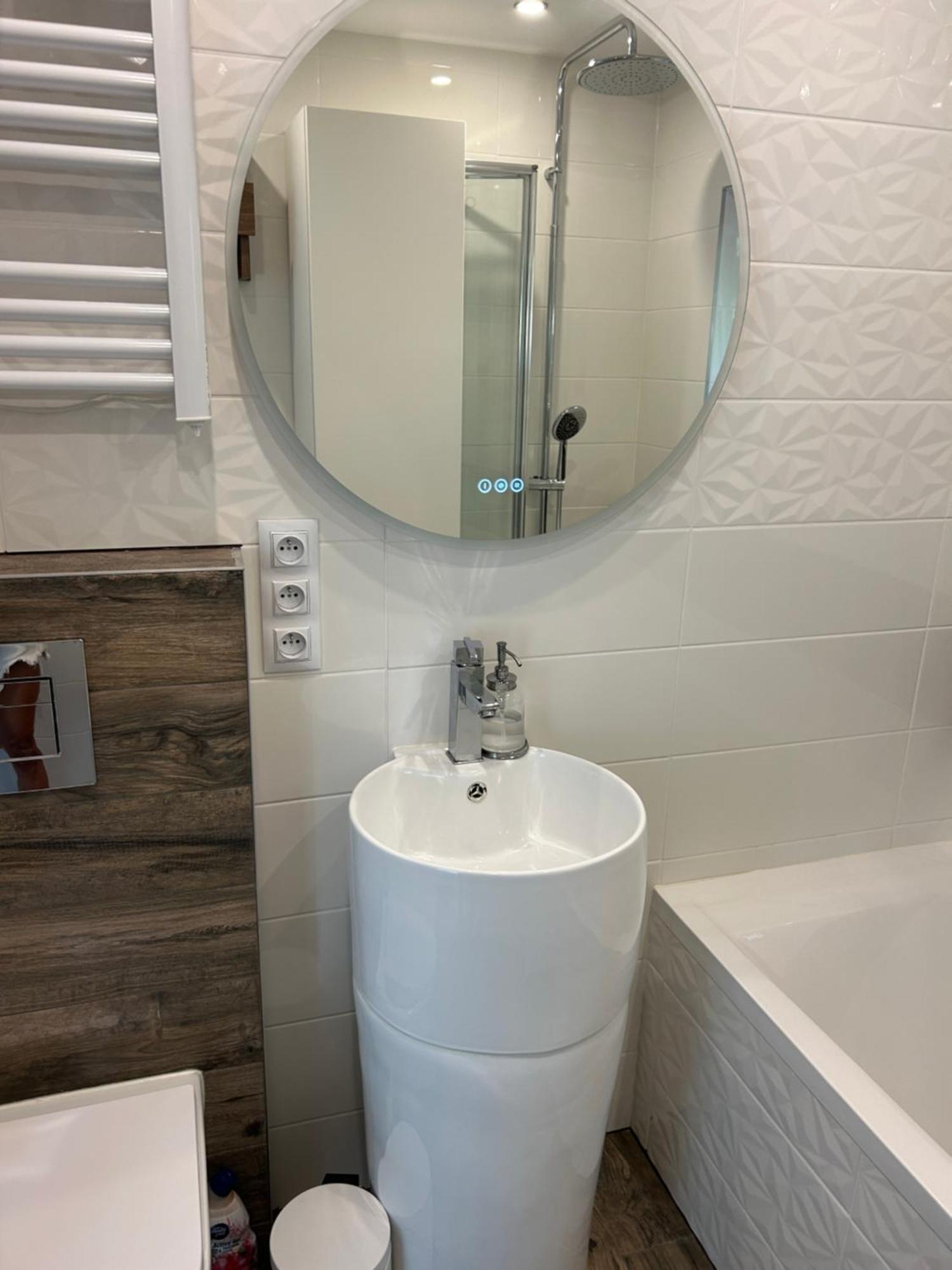 Belle Chambre Privee Avec Le Jardin Privatif Et Le Jacuzzi Cavalaire-sur-Mer Luaran gambar