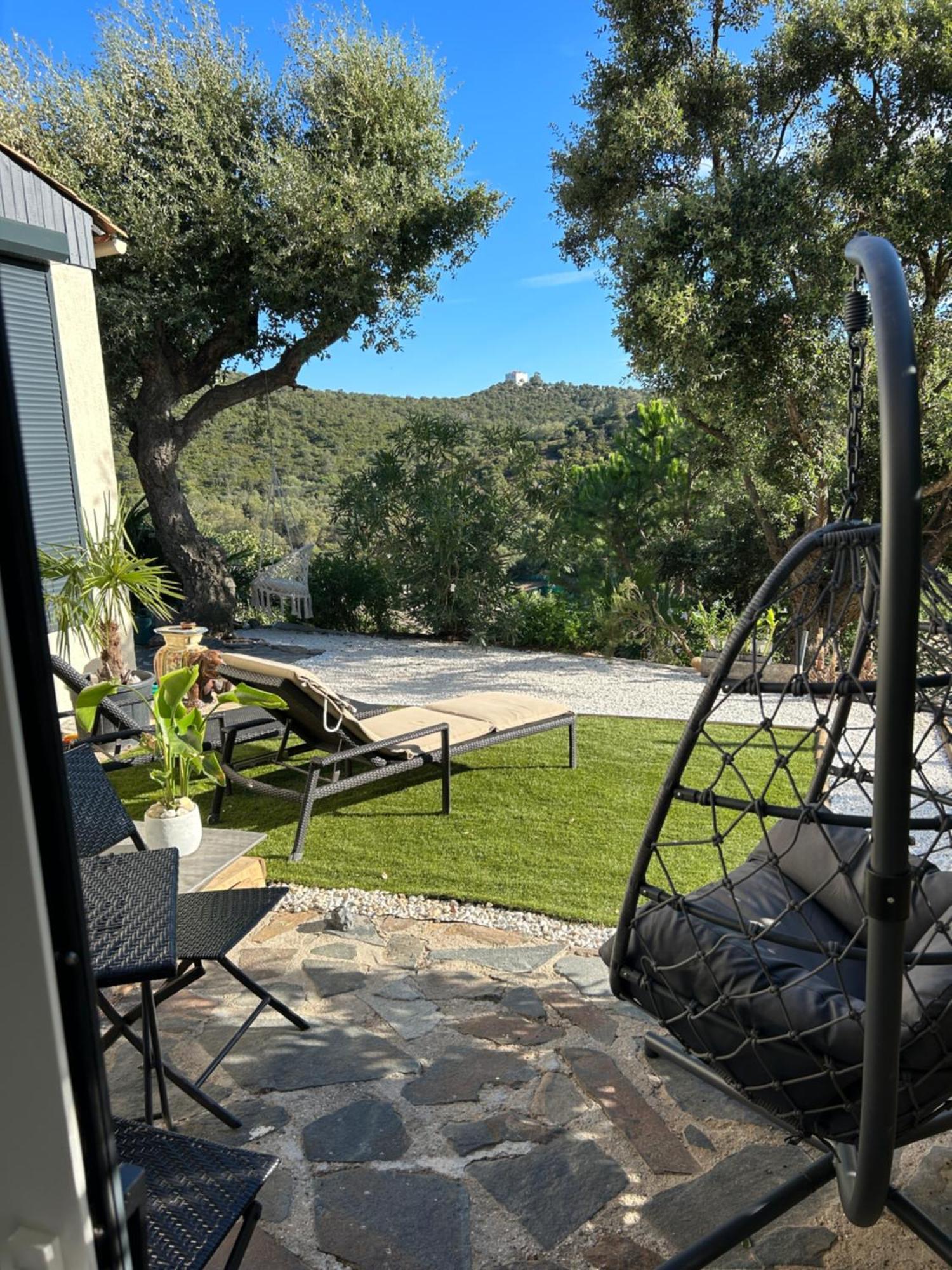 Belle Chambre Privee Avec Le Jardin Privatif Et Le Jacuzzi Cavalaire-sur-Mer Luaran gambar