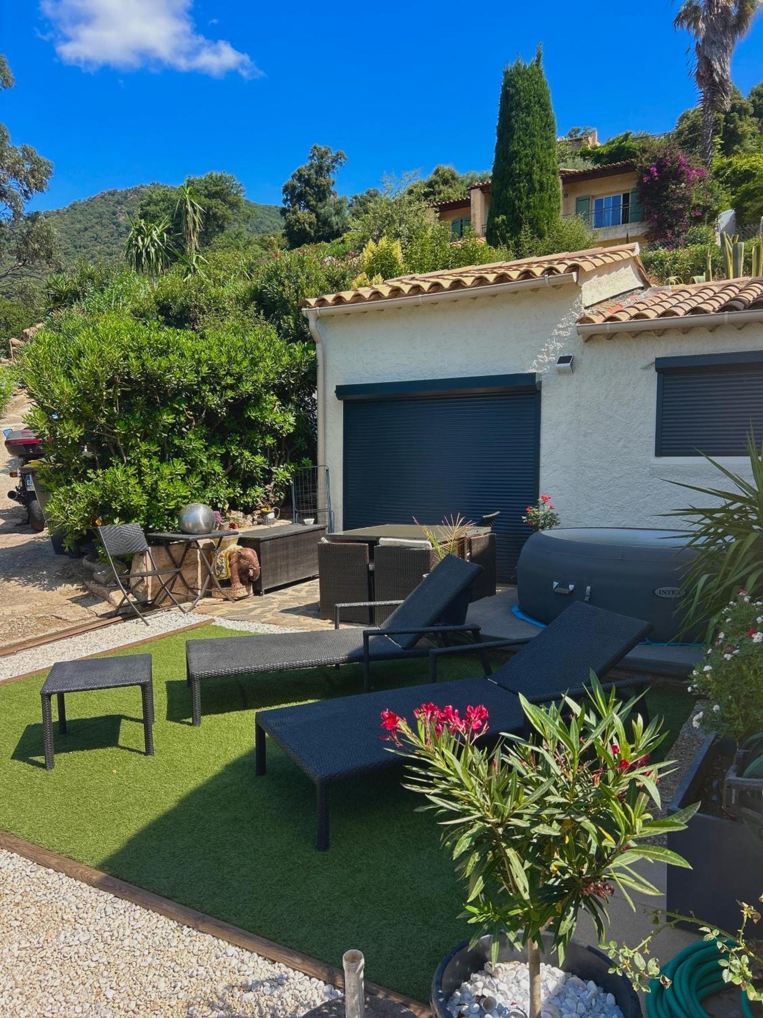 Belle Chambre Privee Avec Le Jardin Privatif Et Le Jacuzzi Cavalaire-sur-Mer Luaran gambar