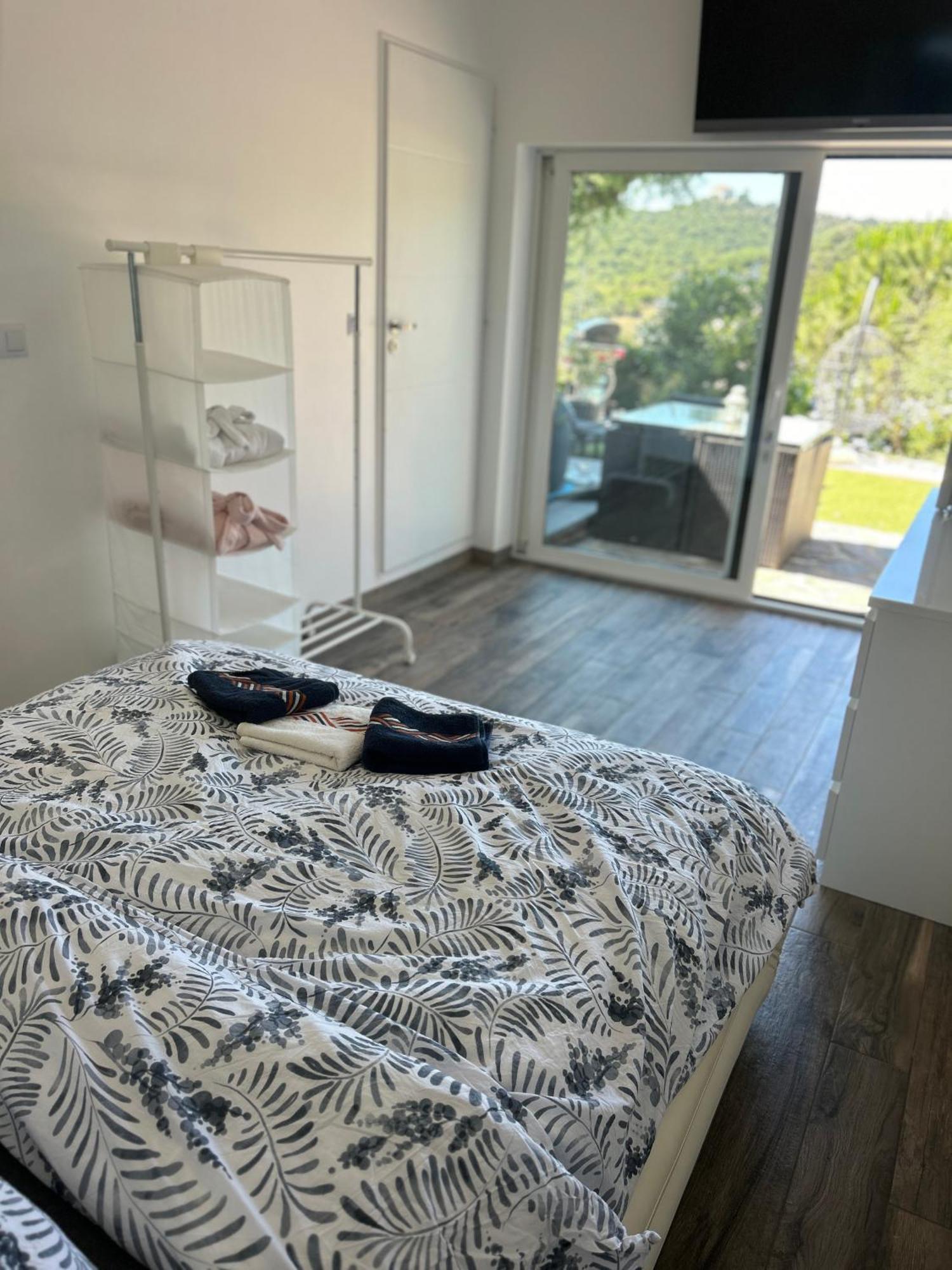 Belle Chambre Privee Avec Le Jardin Privatif Et Le Jacuzzi Cavalaire-sur-Mer Luaran gambar
