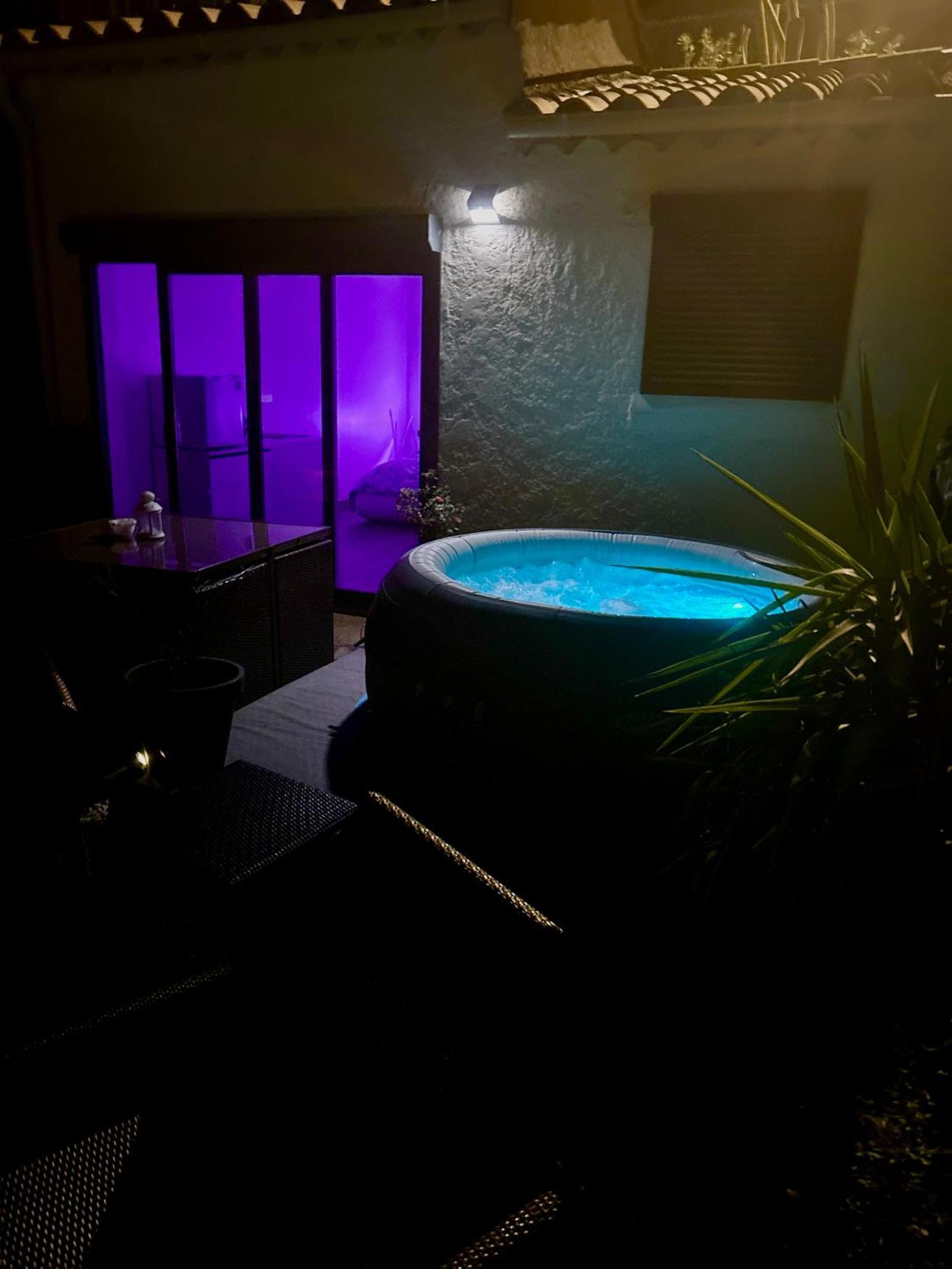 Belle Chambre Privee Avec Le Jardin Privatif Et Le Jacuzzi Cavalaire-sur-Mer Luaran gambar
