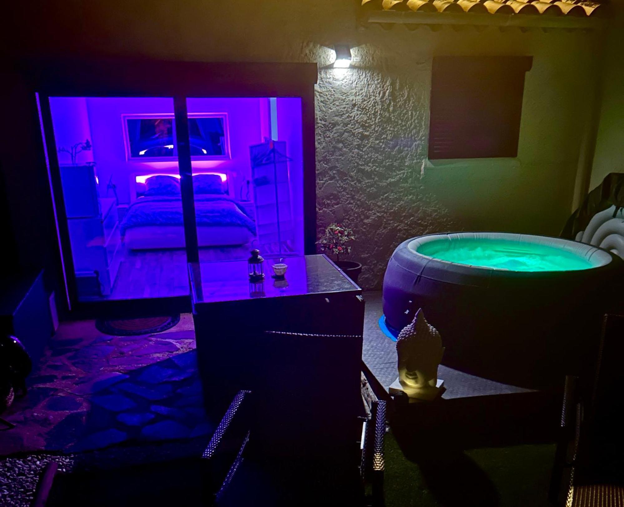 Belle Chambre Privee Avec Le Jardin Privatif Et Le Jacuzzi Cavalaire-sur-Mer Luaran gambar